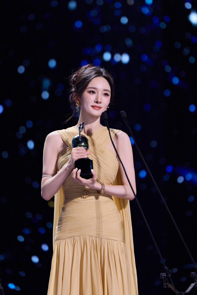 杨幂十五年后再提白玉兰视后 恭喜杨幂再获白玉兰最佳女主角提名！ 从业十五年佳作不