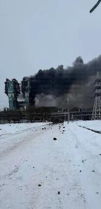 斯摩棱斯克州多罗戈布日。2026 年 2 月 25 日，乌克兰无人机袭击导致生产