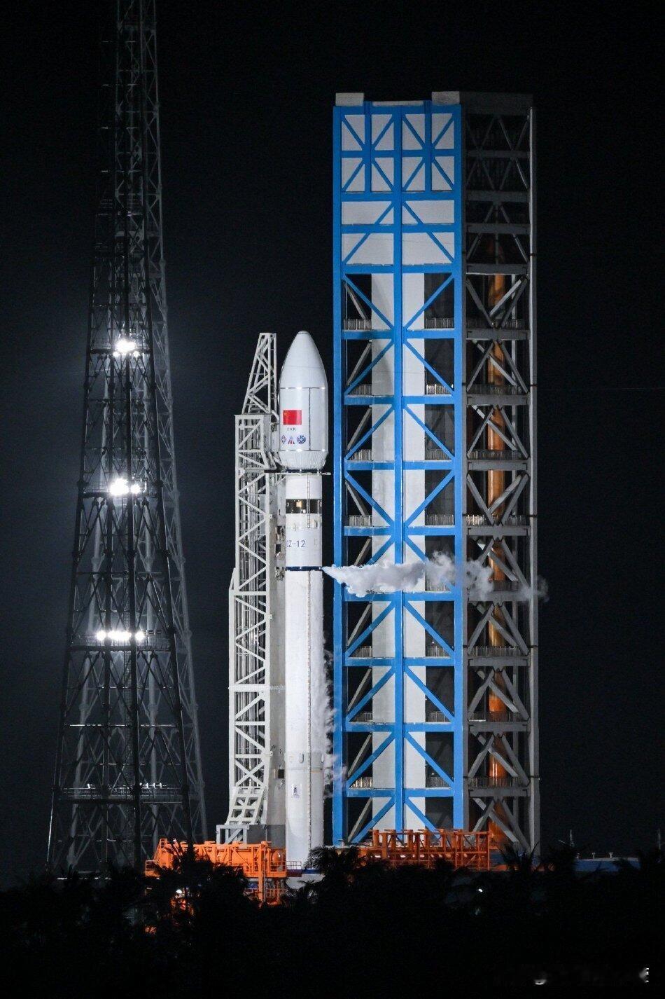 昨天，长征12甲火箭发射成功，但回收失败了。有人心疼，有人失望，也有人冷嘲热讽。