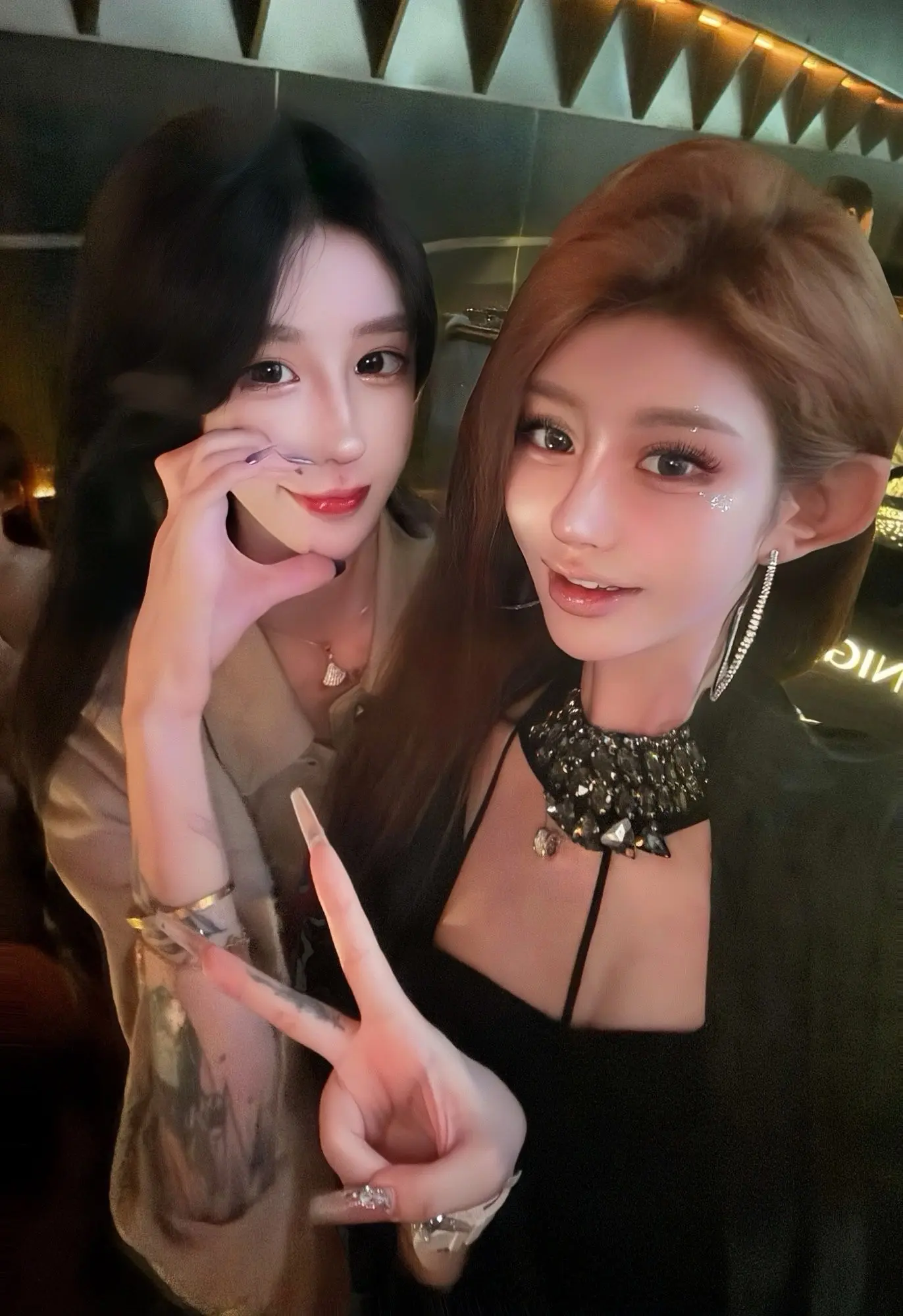 我发现我们真的不是当坏女人的这块料 无论怎么装坏都会透露出一股可爱呆萌...