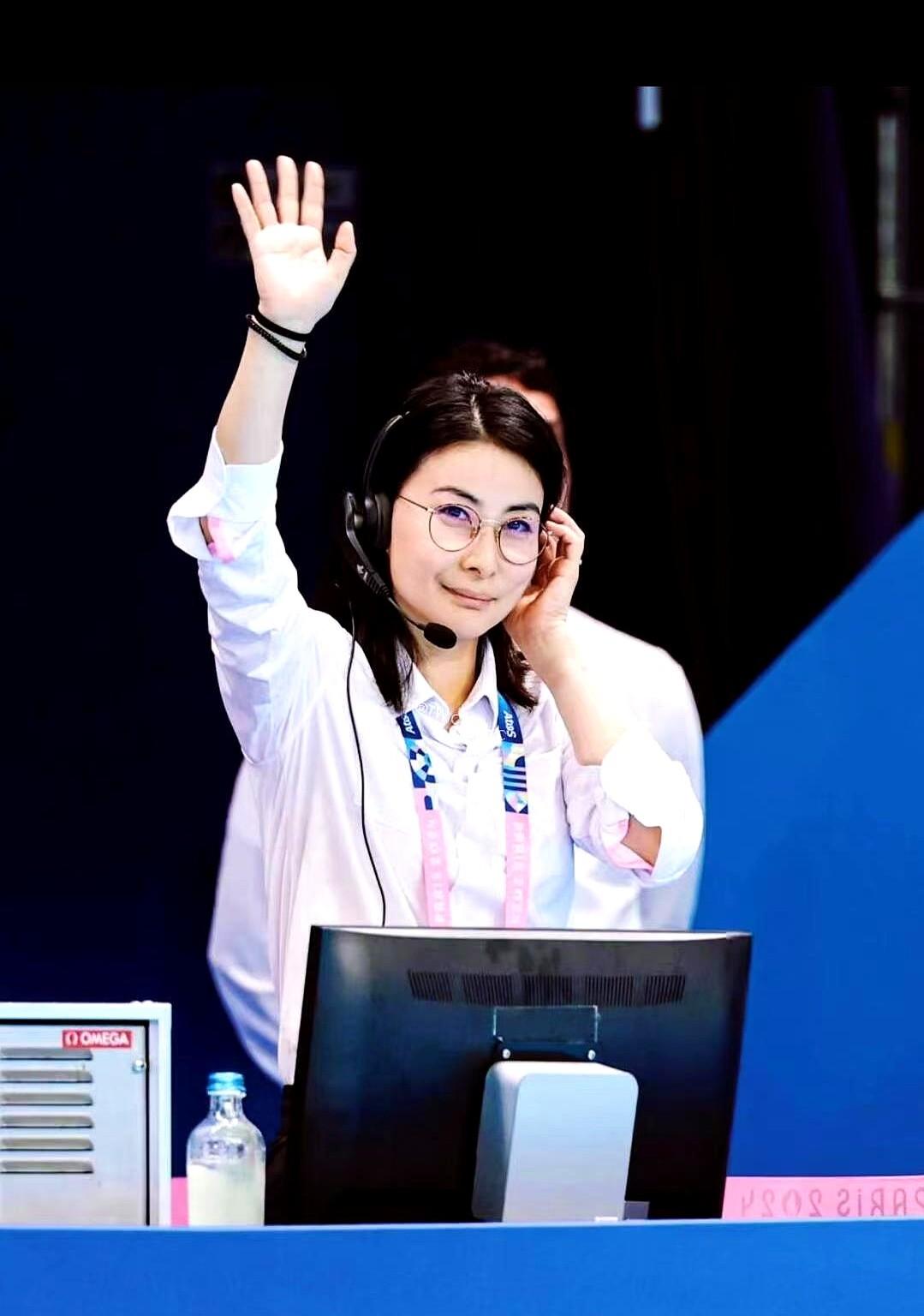 有人会喜欢装作高大上的豪门，其实生活习惯透露真情况。

郭晶晶嫁豪门，但手腕上带