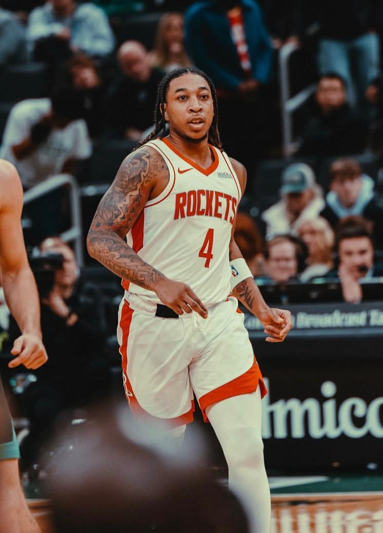 戴维森因个人原因缺席今天的比赛，哈里斯被火箭从毒蛇召回了火箭[超话]休斯顿火箭N