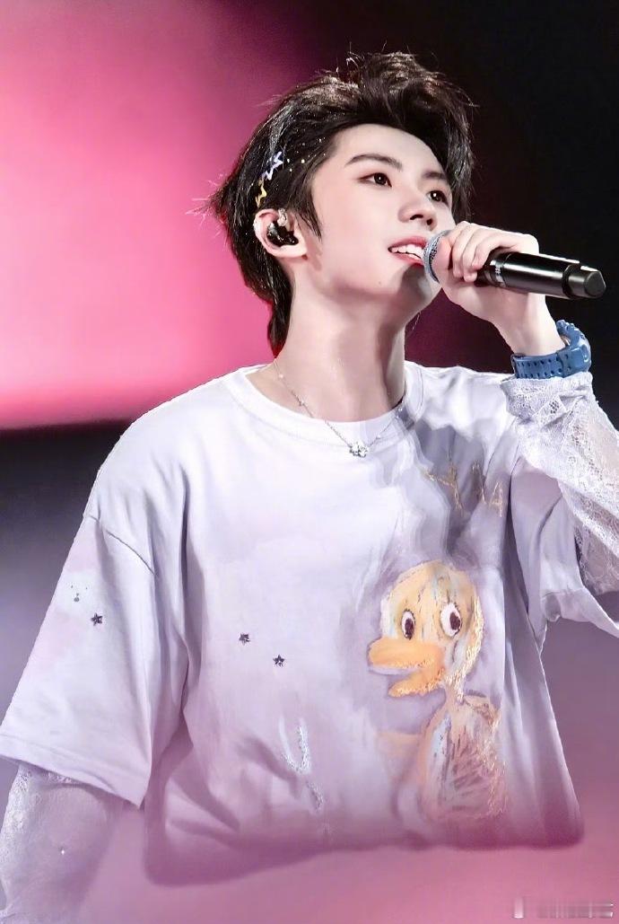 马嘉祺报名歌手揭榜马嘉祺用歌声向自己挑战，2025歌手揭榜的每一步，都充满了动力