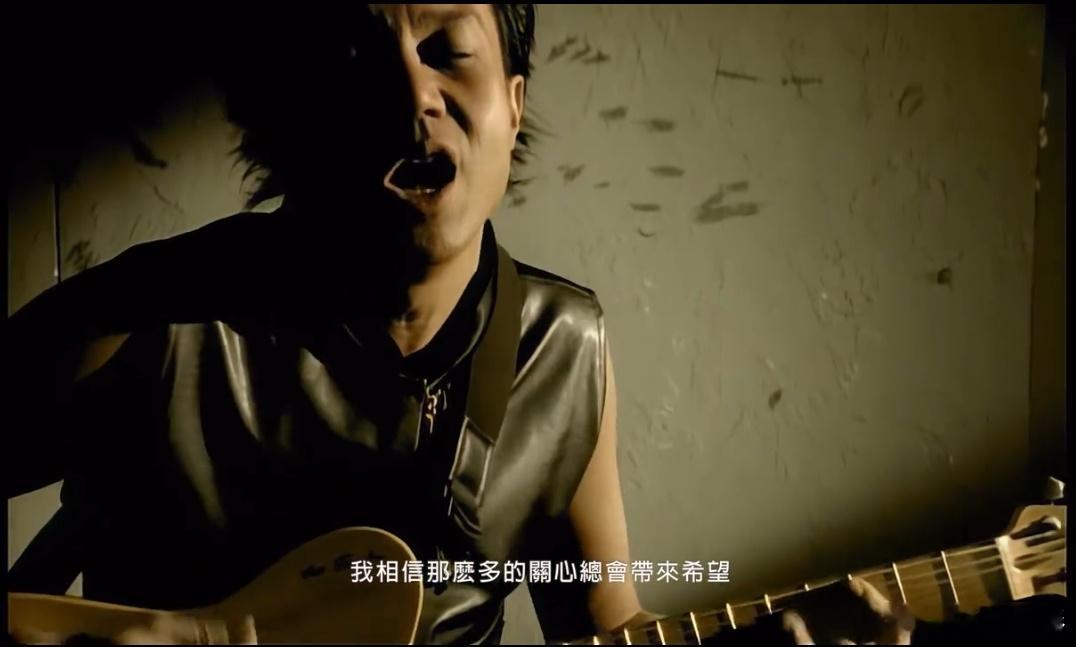 黄大炜去世 《你把我灌醉》和《我们这里还有鱼》是碎叔最熟悉的黄大炜演唱的歌曲，应
