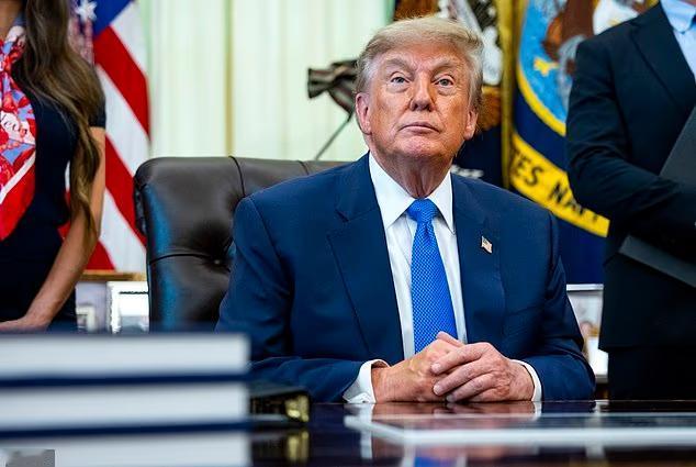 特朗普在Truth Social上宣布：联邦医疗补助（Medicaid）将不再为