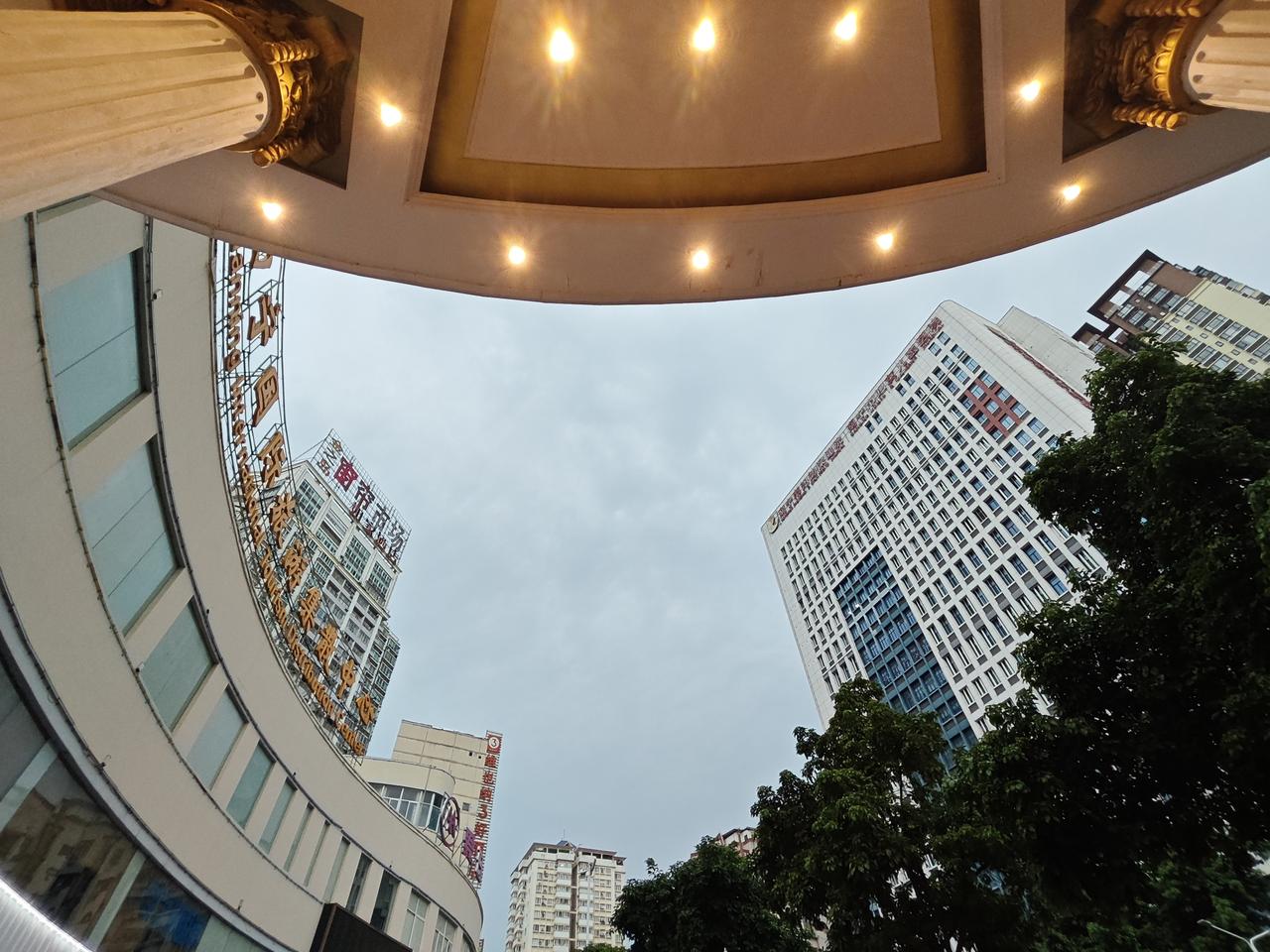 活了半生才彻底顿悟：人与人最终的差距，从来不是聪不聪明、勤不勤奋。
 
很多人一