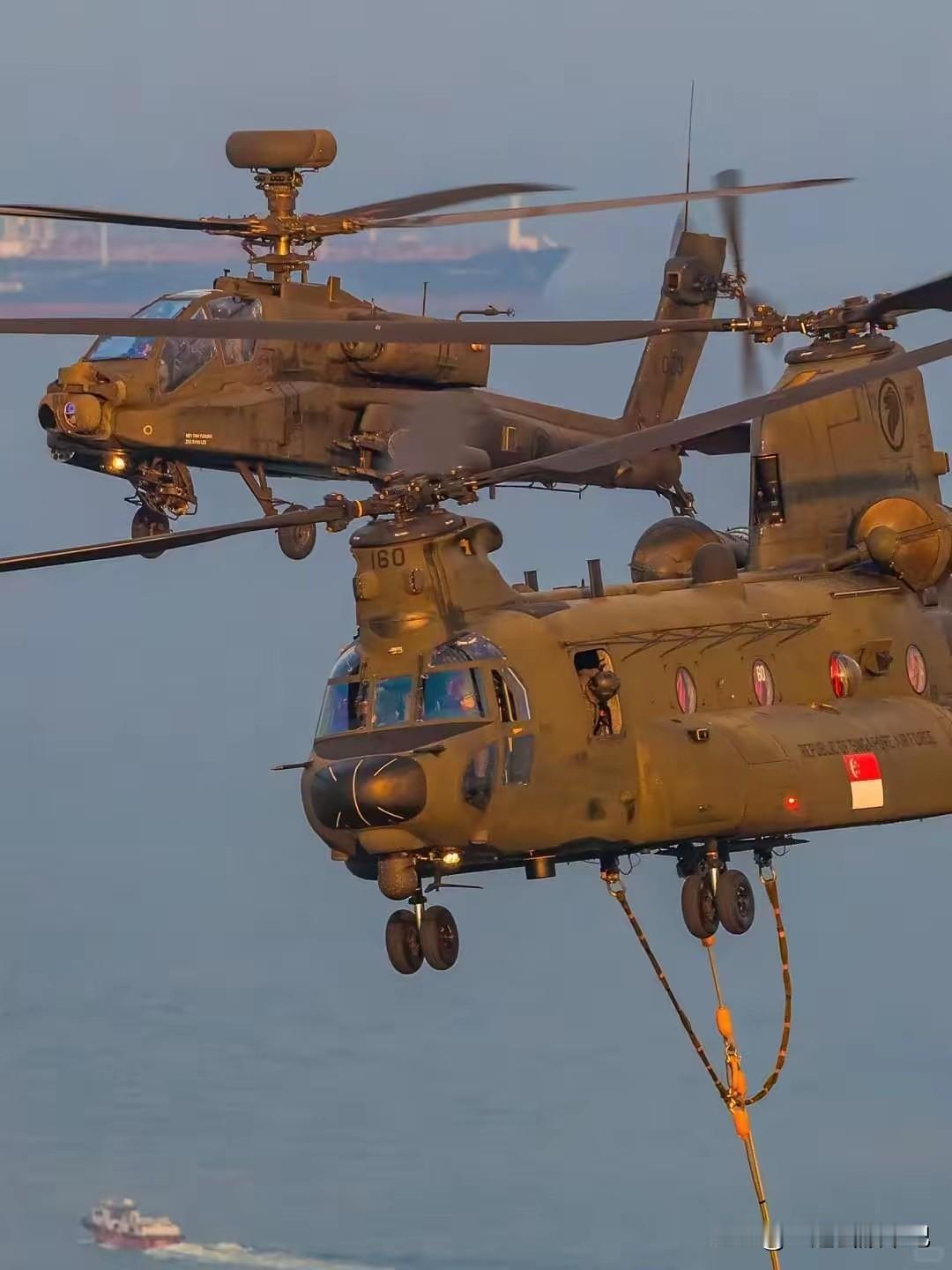 全世界只有美国拥有阿帕奇和支奴干。
这两种型号的直升机，简直就是绝配的搭档，无论