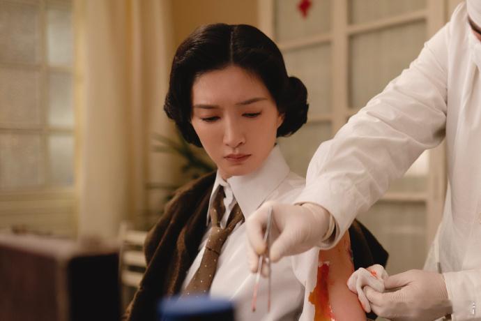 王漫妮杀回上海滩了 从渴望留在上海到掌控上海滩，六年时光沉淀，江疏妮跳出过往角色