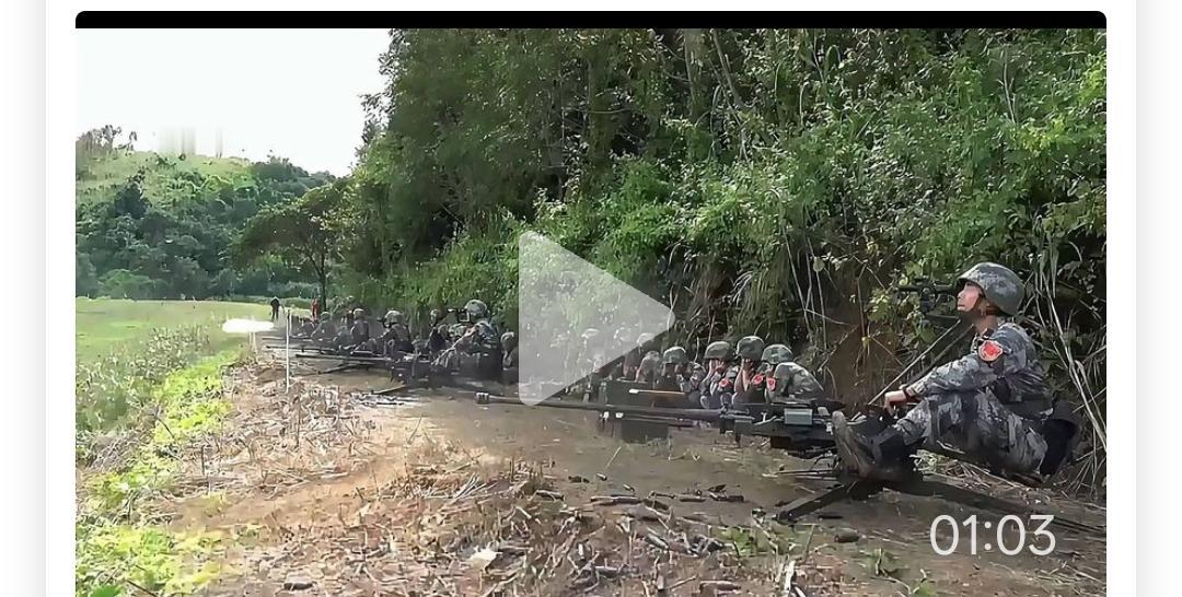 一个高配机枪连之所以需要上百人编制，核心原因是重机枪作战不是单枪单机的独立行动，