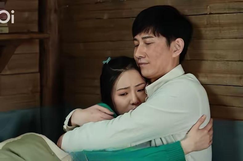 追剧《依依向北风》    曲芳菲虽然已经离世了，但觉得这个女人很自私，跟盛雪竹的