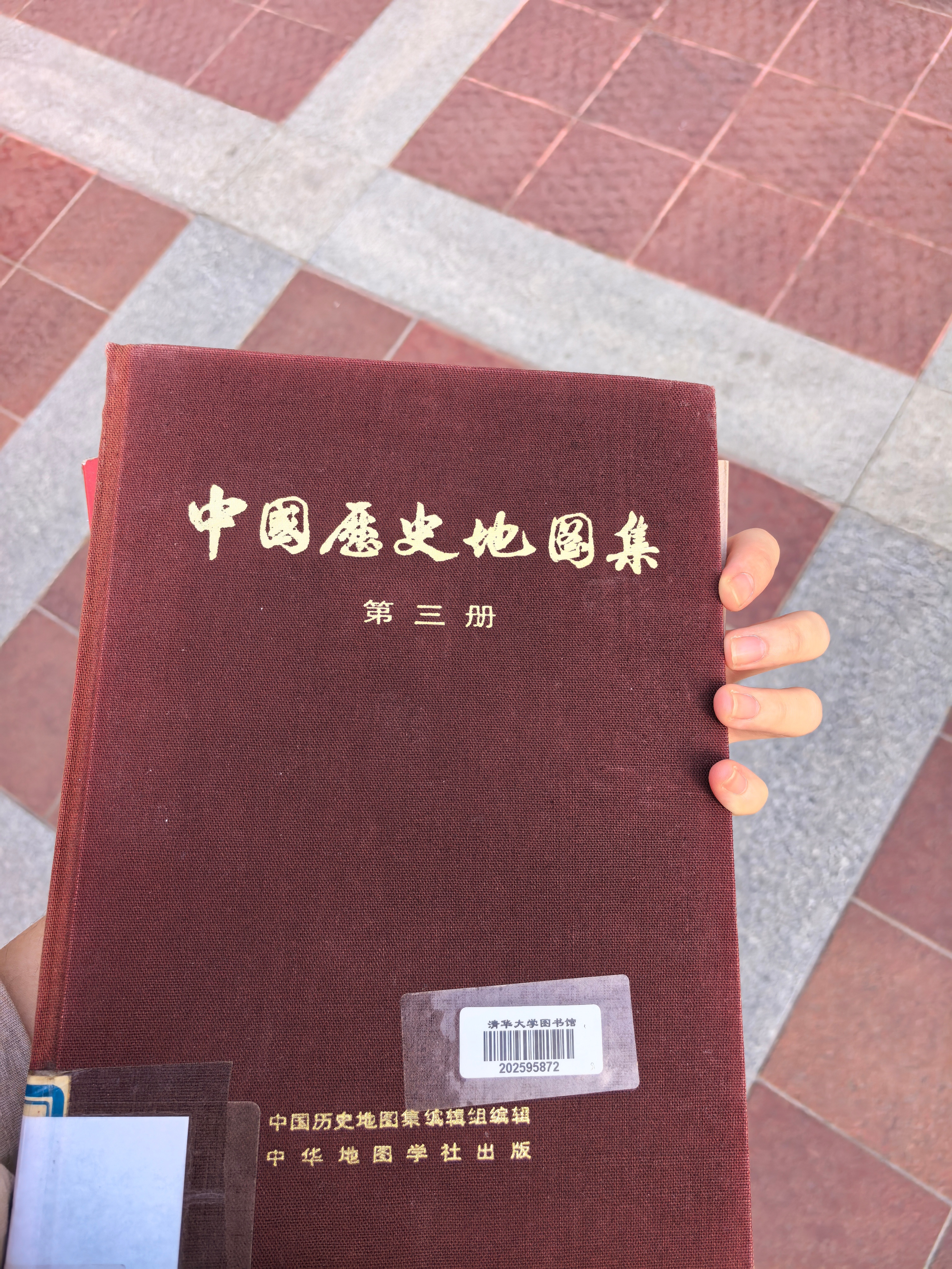 学校啊离了你我以后去哪里借这种老登书籍啊…啊… 