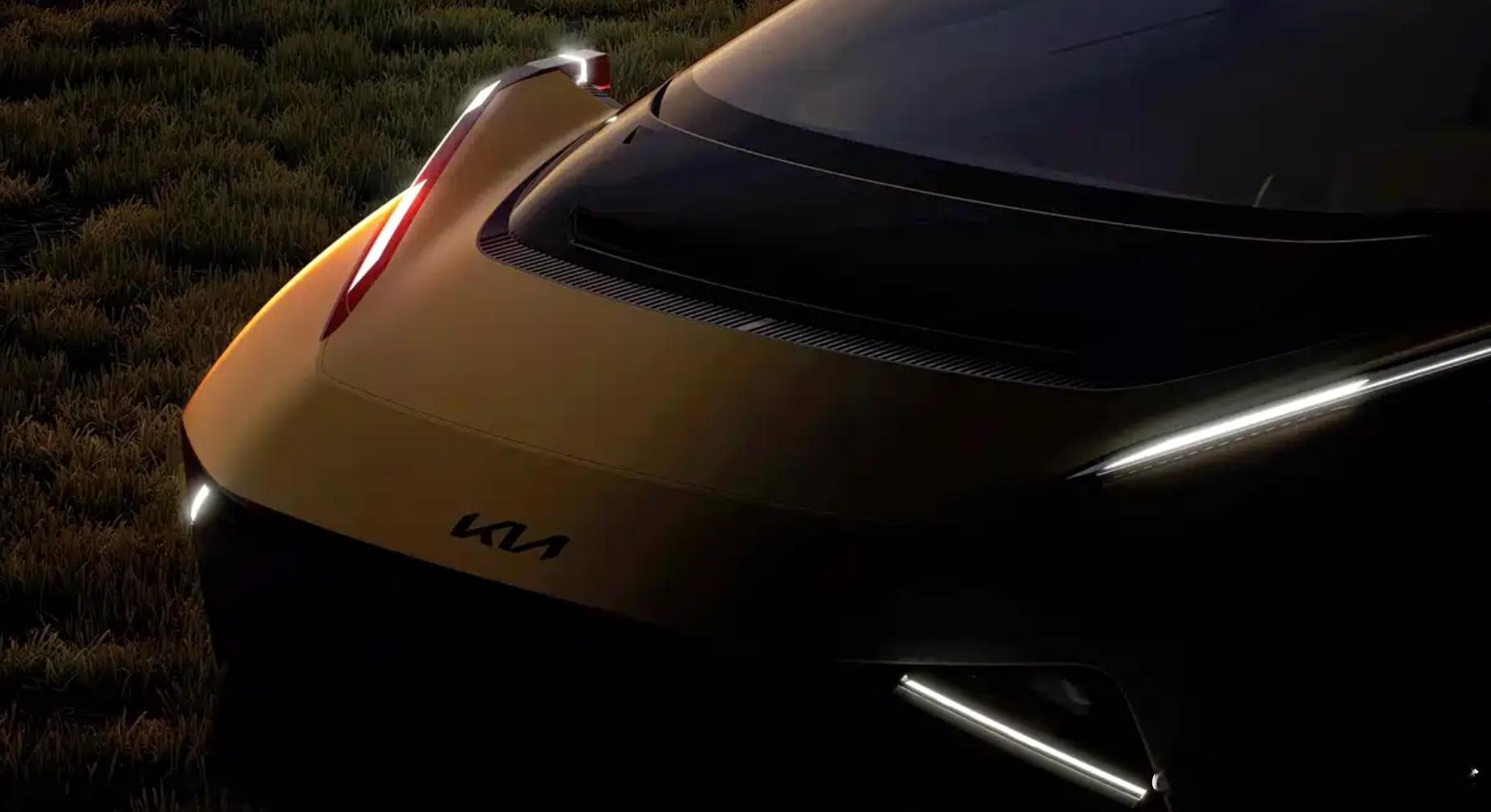 起亚全新电动运动轿车 12月4日，起亚官方发布了一款造型流畅的全新电动运动轿车的