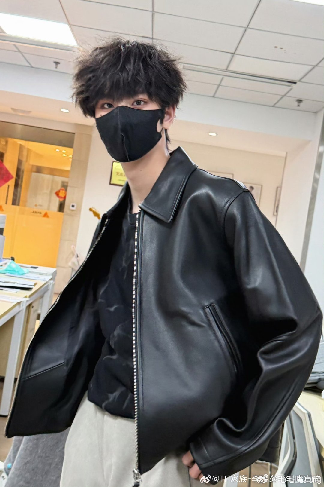 李煜东营业了，好帅啊