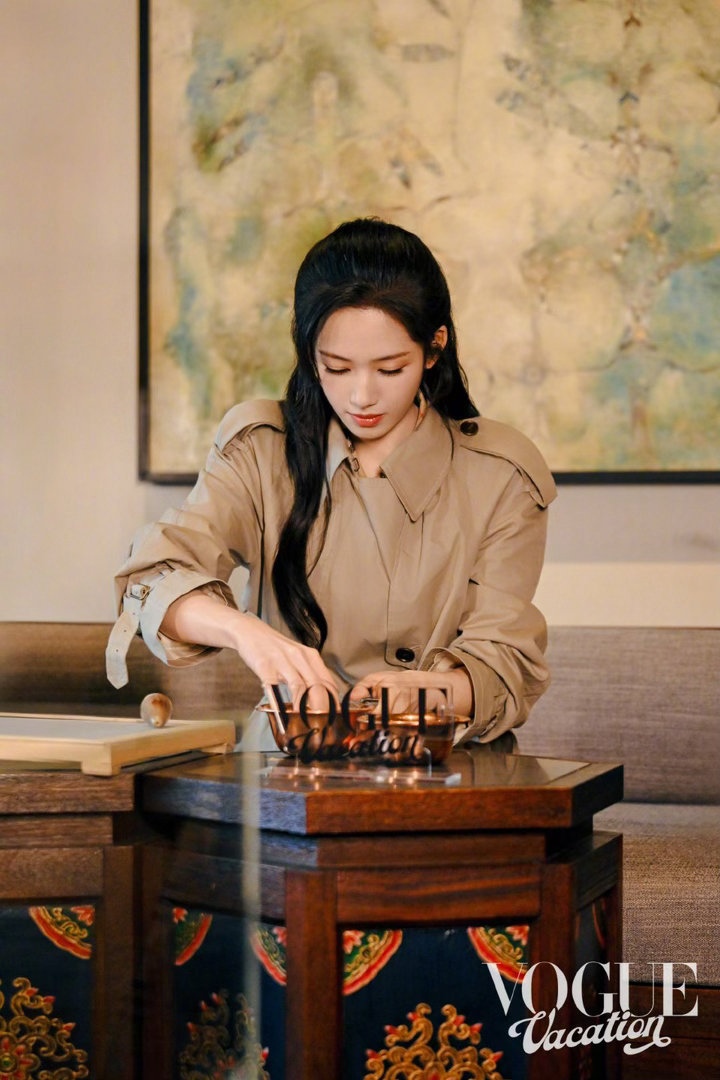 鹤秋终于舍得露马甲线了小秋秋这个美呀！ 