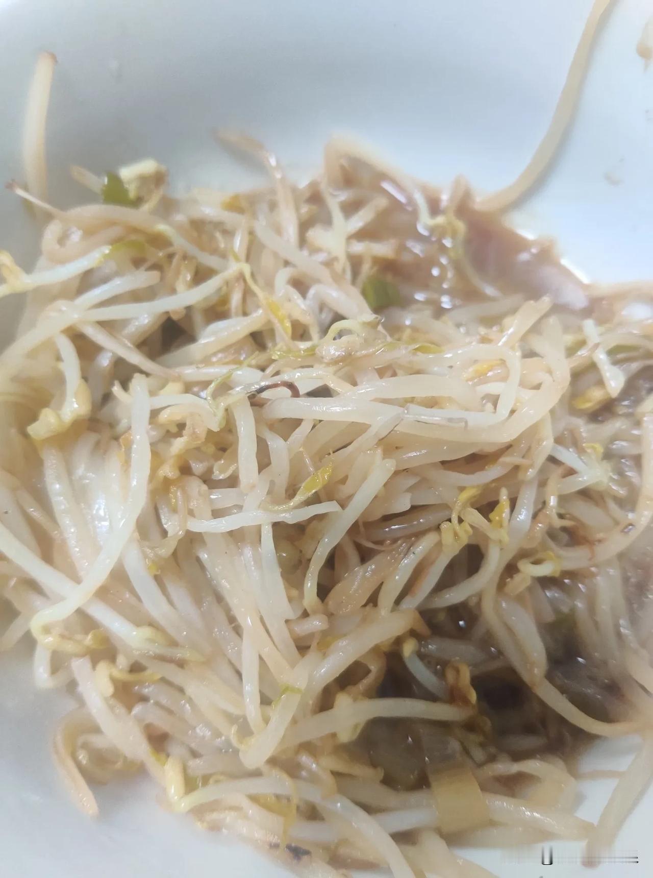 生活是一碗素炒豆芽，也恰似一盘红烧鱼，各种滋味无穷！
你今天吃了啥菜？#秋日生活