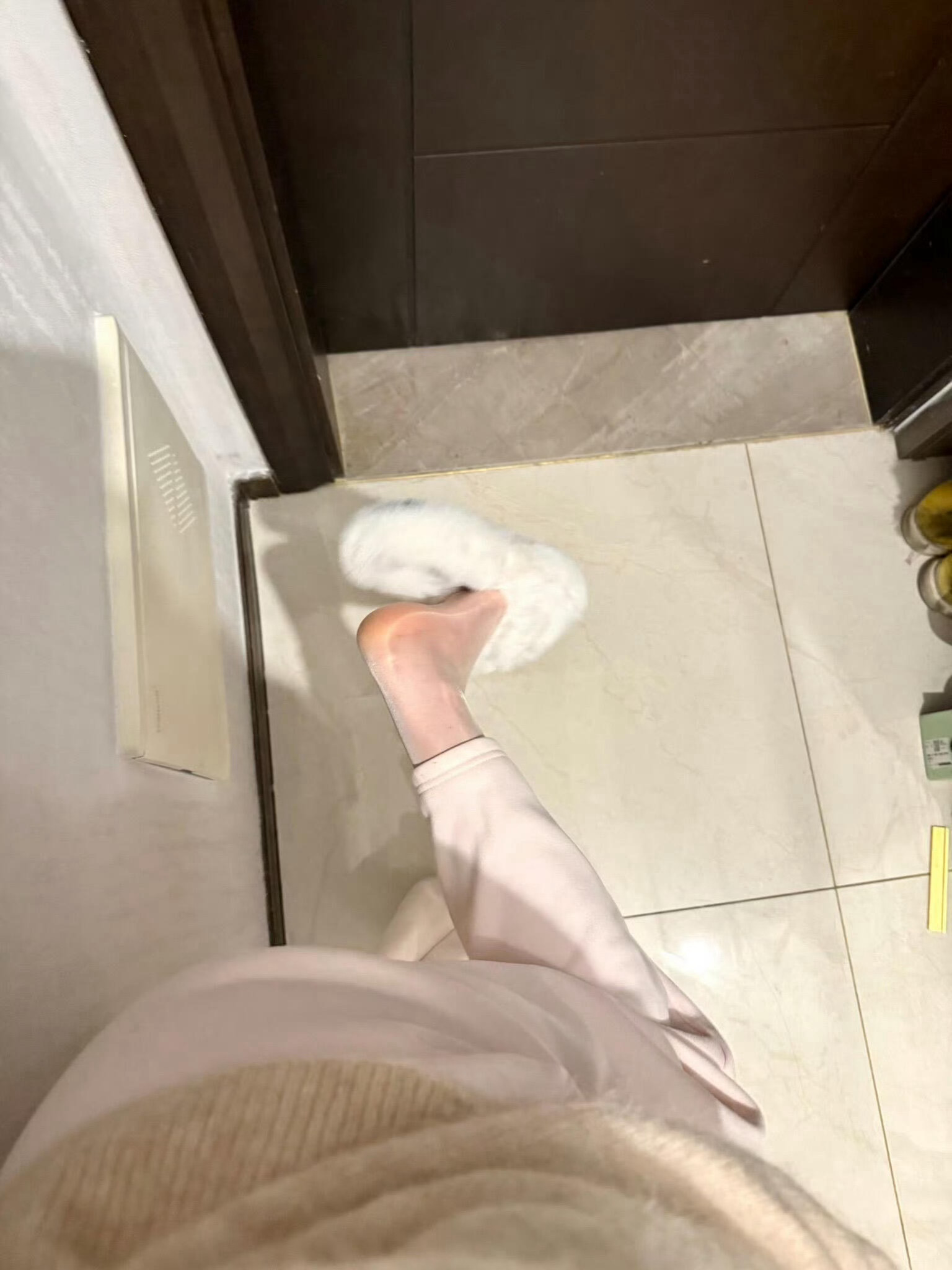 新买的小棉拖好看不？[喵喵]  ​​​  ​​​