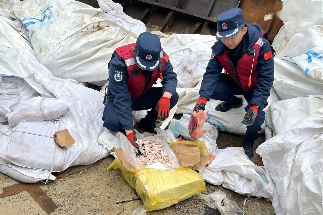 我说日本最近怎么不叫了！原来是有内鬼给它偷偷输血！
一桩9.377吨战略金属走私