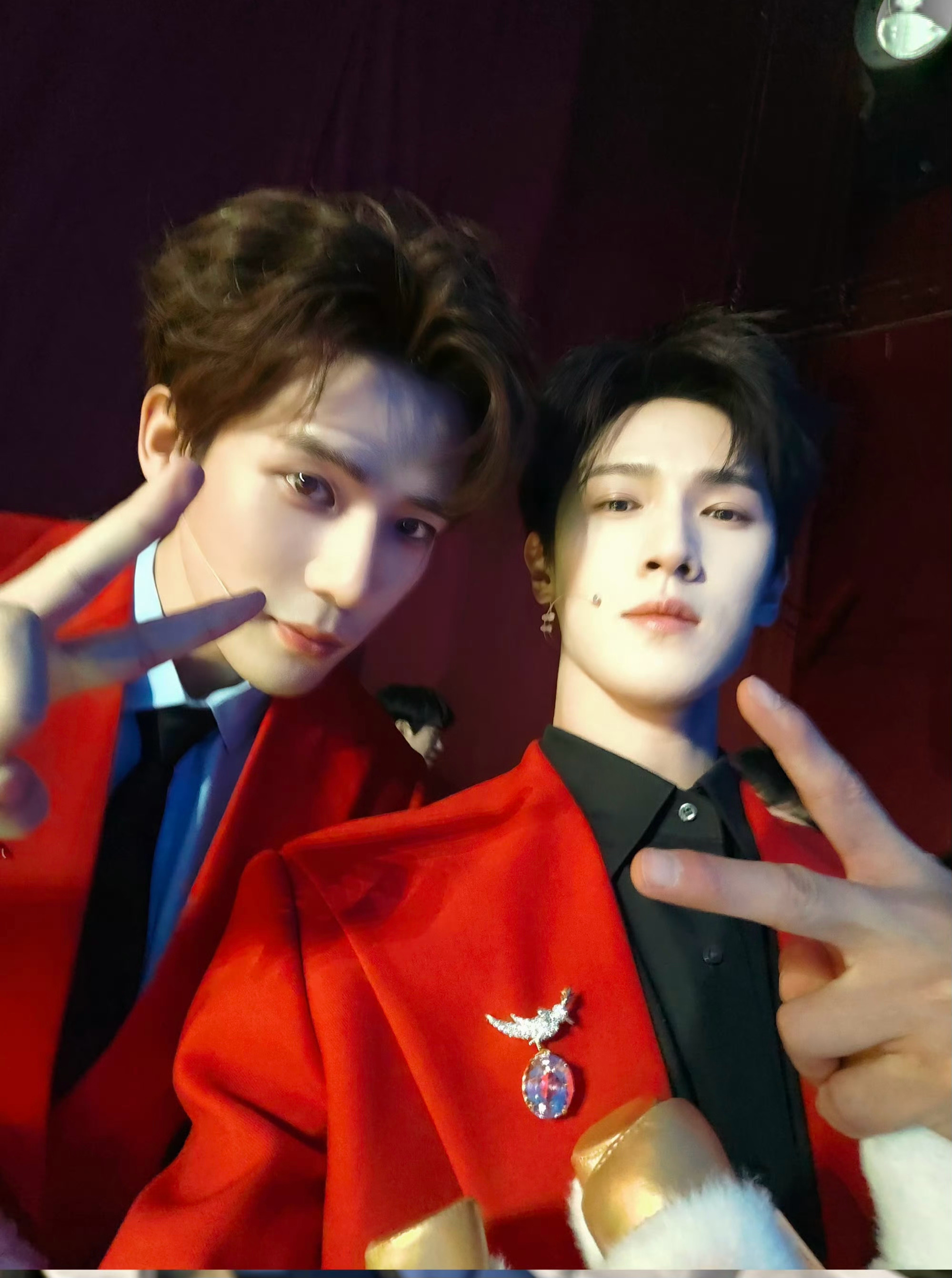 朕的笑妃哭妃合照➕1️⃣😚李昀锐王安宇后台合照