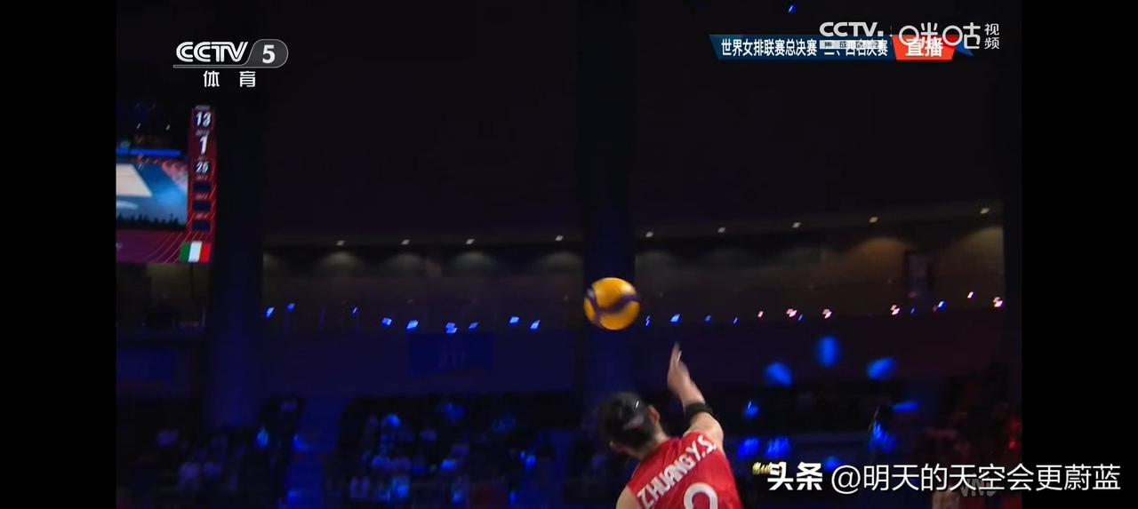 弃用唐欣，中国女排第二局25-23扳回一城！
为赵勇教练点赞！终于发现了中国女排