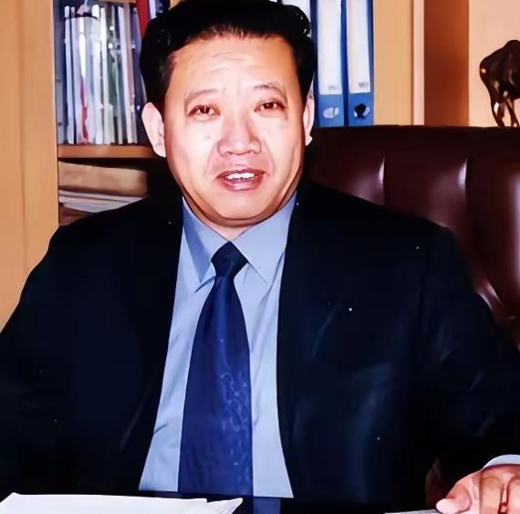 2018年，葵花药业董事长关彦斌与女秘书生下孩子，原配张晓兰得知后，放弃16亿财