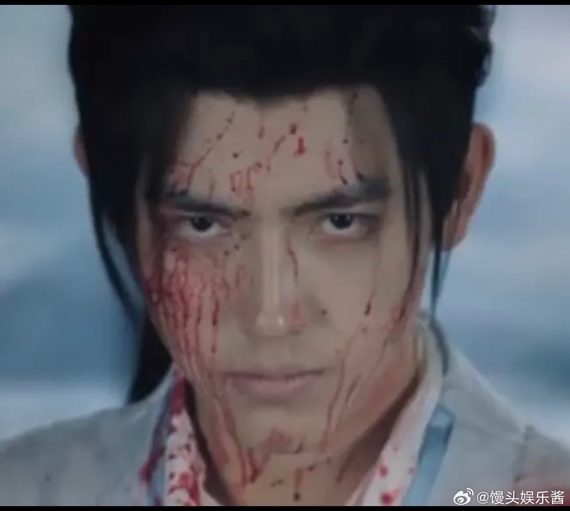 陈飞宇白日提灯定档感觉要被掀桌，这个三白眼出场特写不太妙，男二看着蛮带感的，眼睛