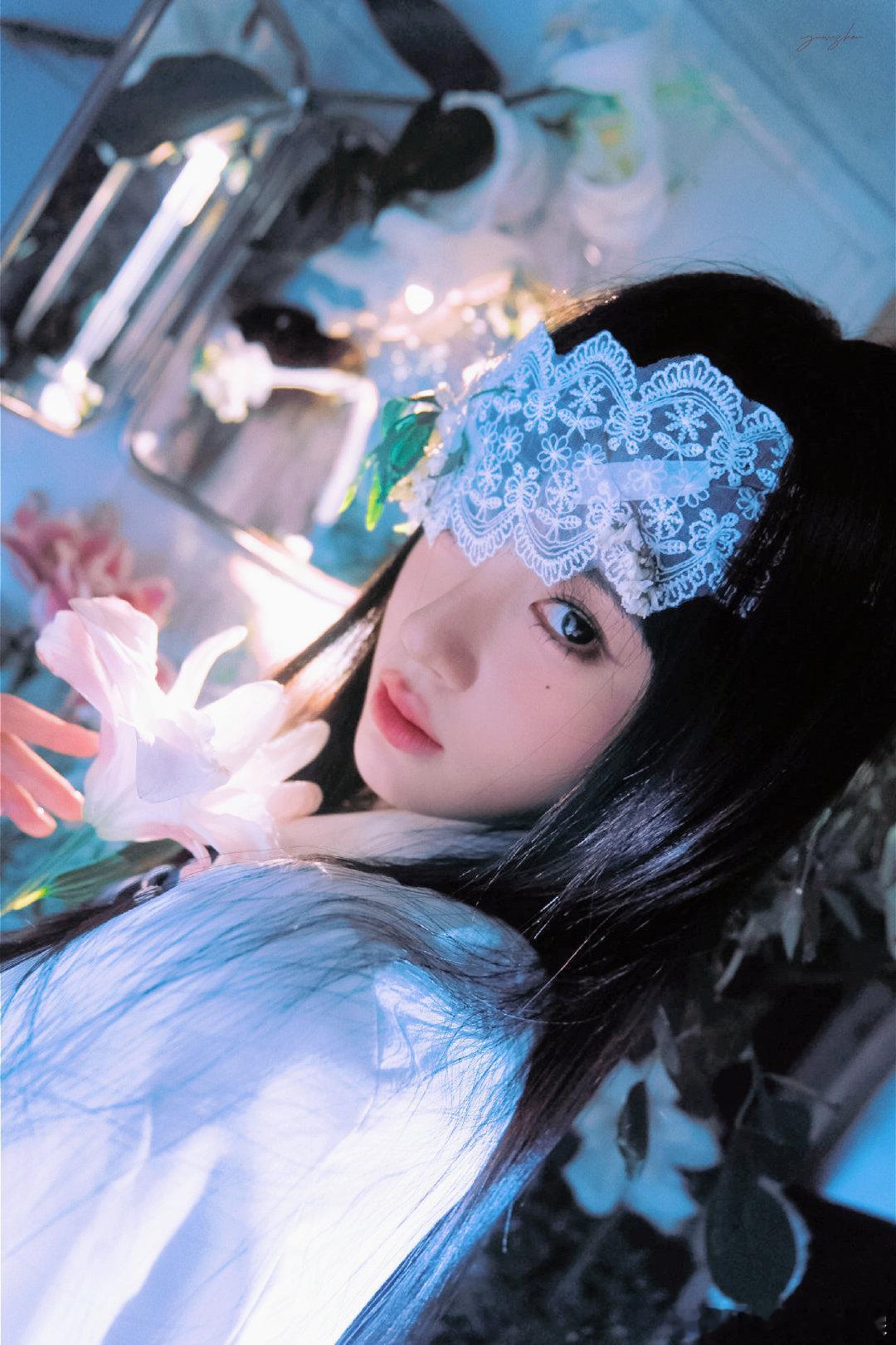 鞠婧祎水莲少女今天是什么风格，你们来答 ​​​