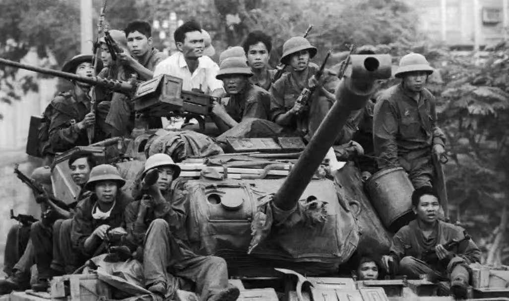 之前提到，越南气候为热带季风气候，全境高温多雨且湿度大，尤其是北部地区，全年平均