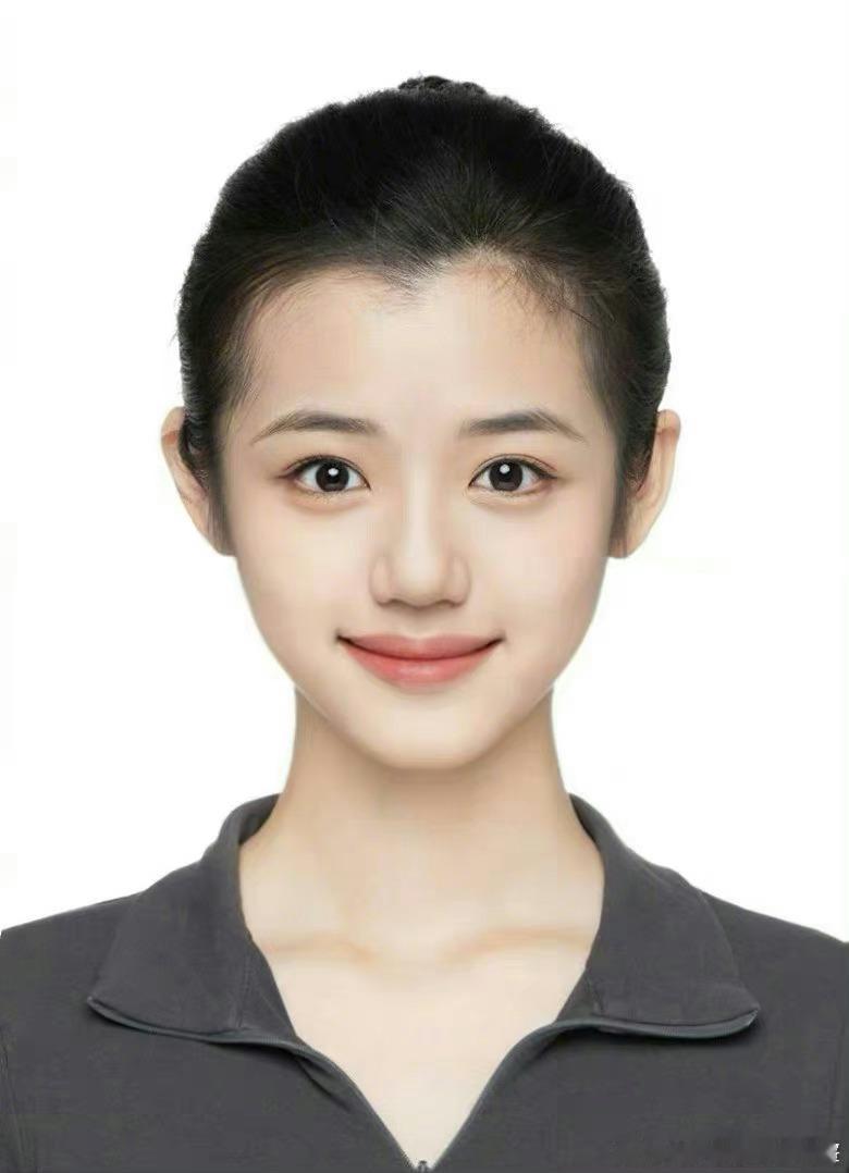 于正又签约了一个小袁姗姗、王星越是小何晟铭，菀菀类卿。爱过的都是你的模样[喵喵]