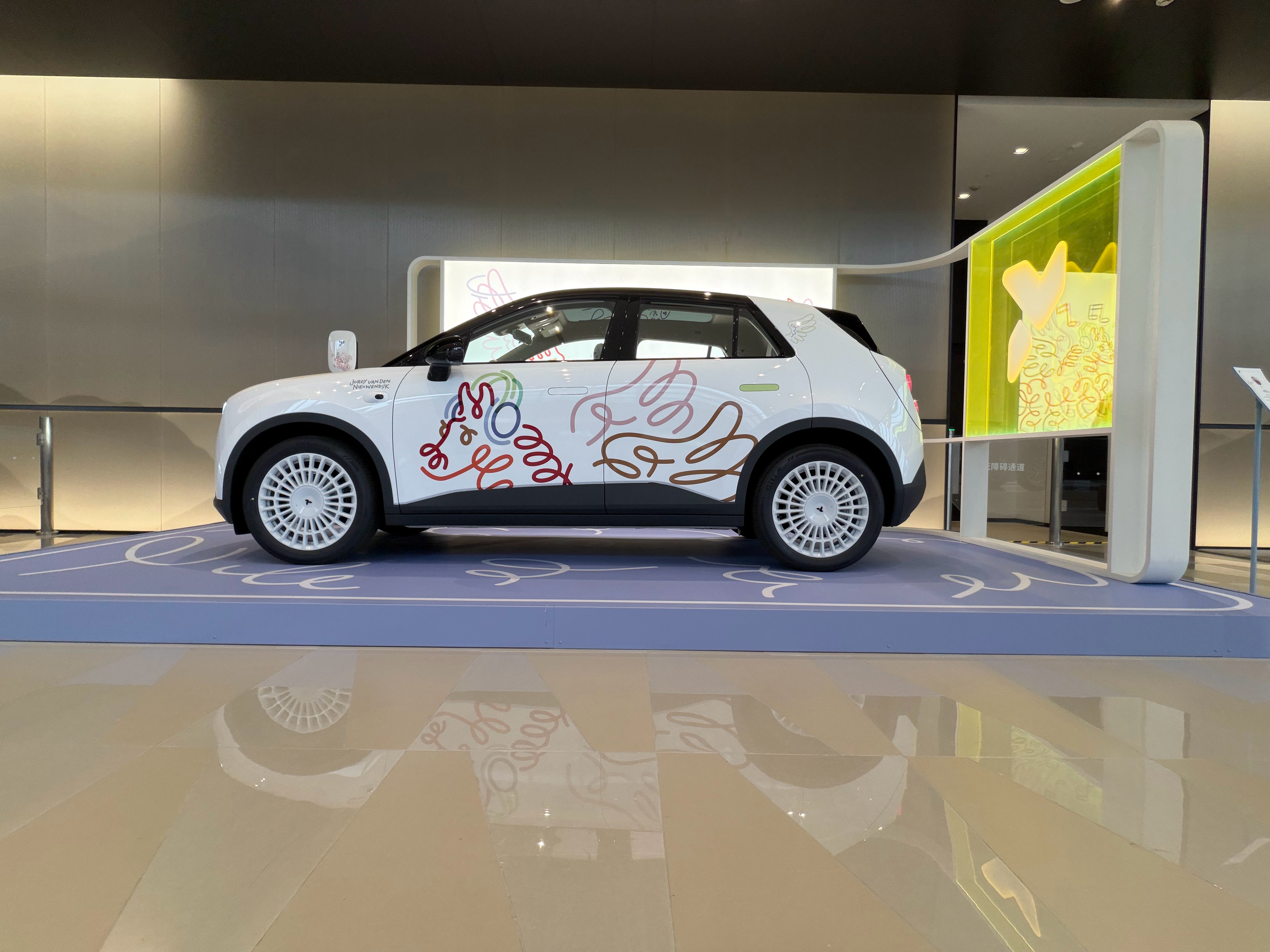 在蔚来总部见到了萤火虫天马狂想曲的真车 怎么这么会设计啊！ 