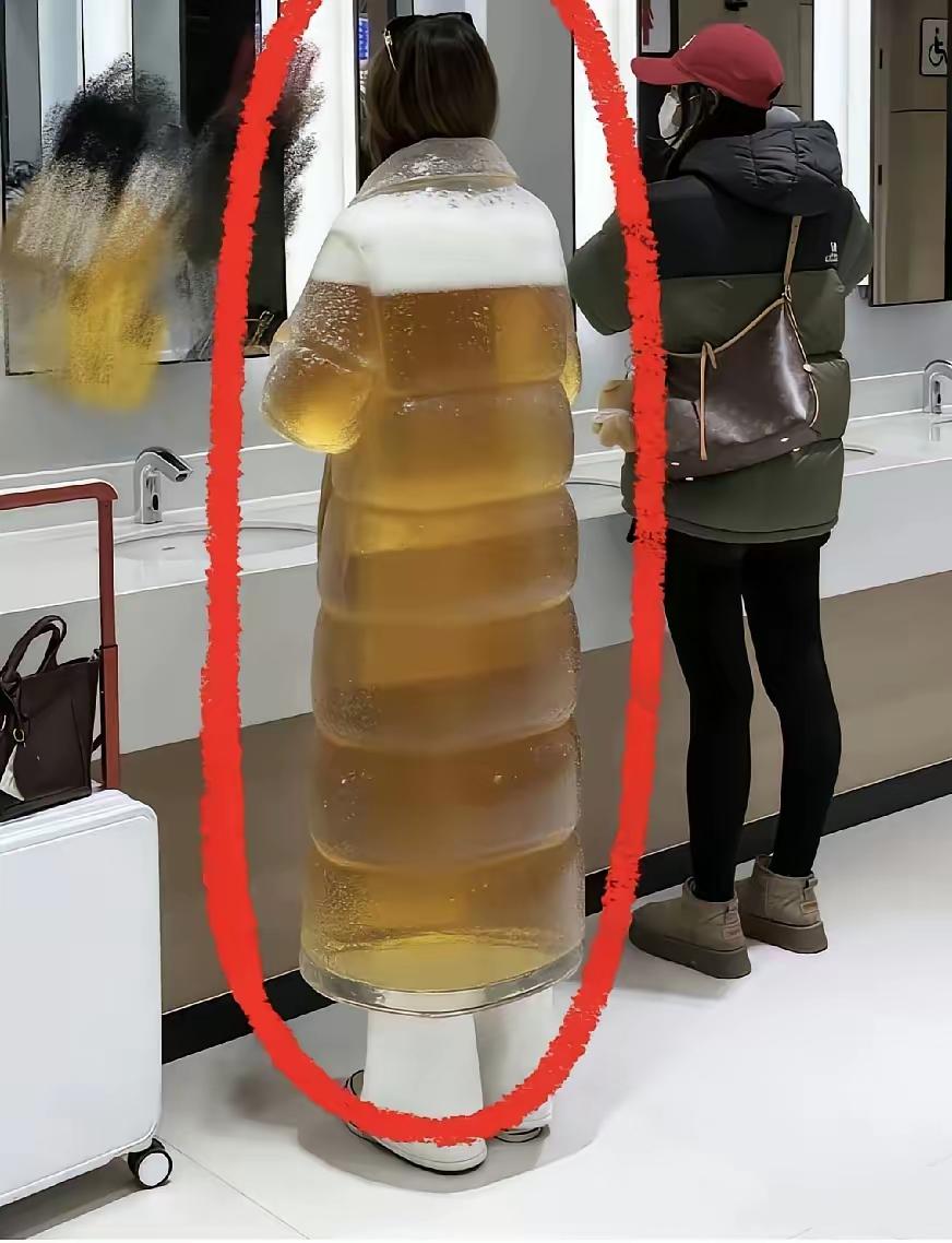 这是什么操作？什么羽绒服，我跟不上时代了。