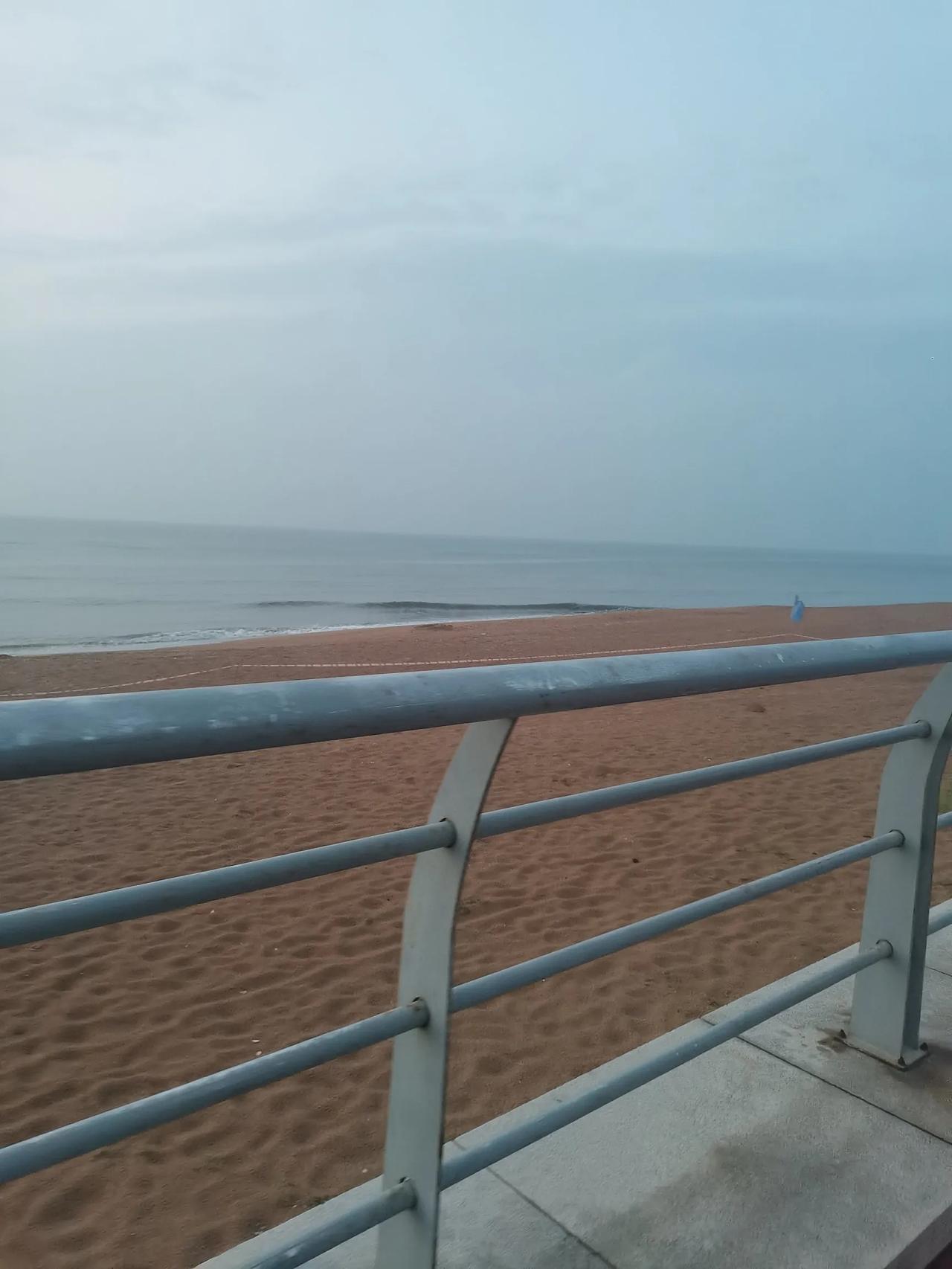 感恩日记
感谢我的针灸师傅，吴大夫把我的腰疼病治疗好了，腰不疼，后背还有点疼，还