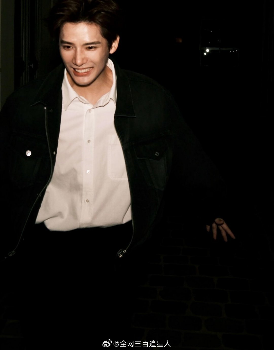 🆘有人能和我一起懂懂王安宇这张的故事感吗 