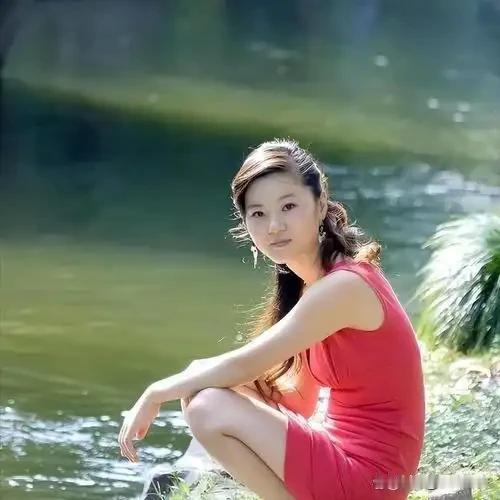 ‌为“三口相处得有品”创作的下联可以是“一家和睦福无疆”‌，这副对联以家庭和谐与