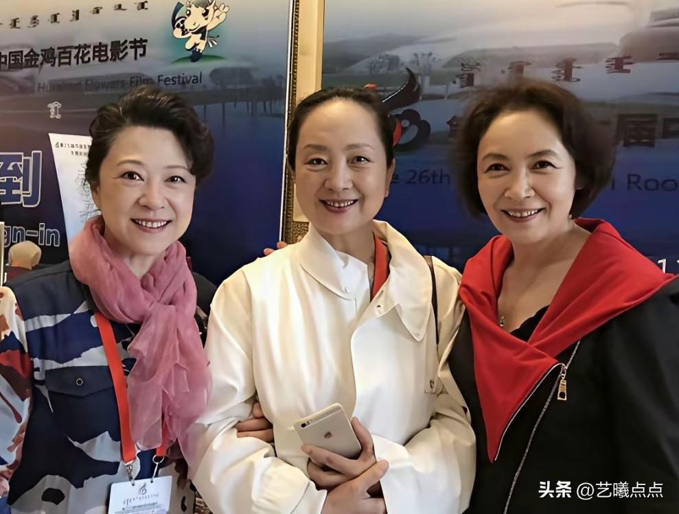 上世纪八十年代的影坛，张金玲、王馥荔、宋晓英都是当时红透半边天的影星。
年轻时的
