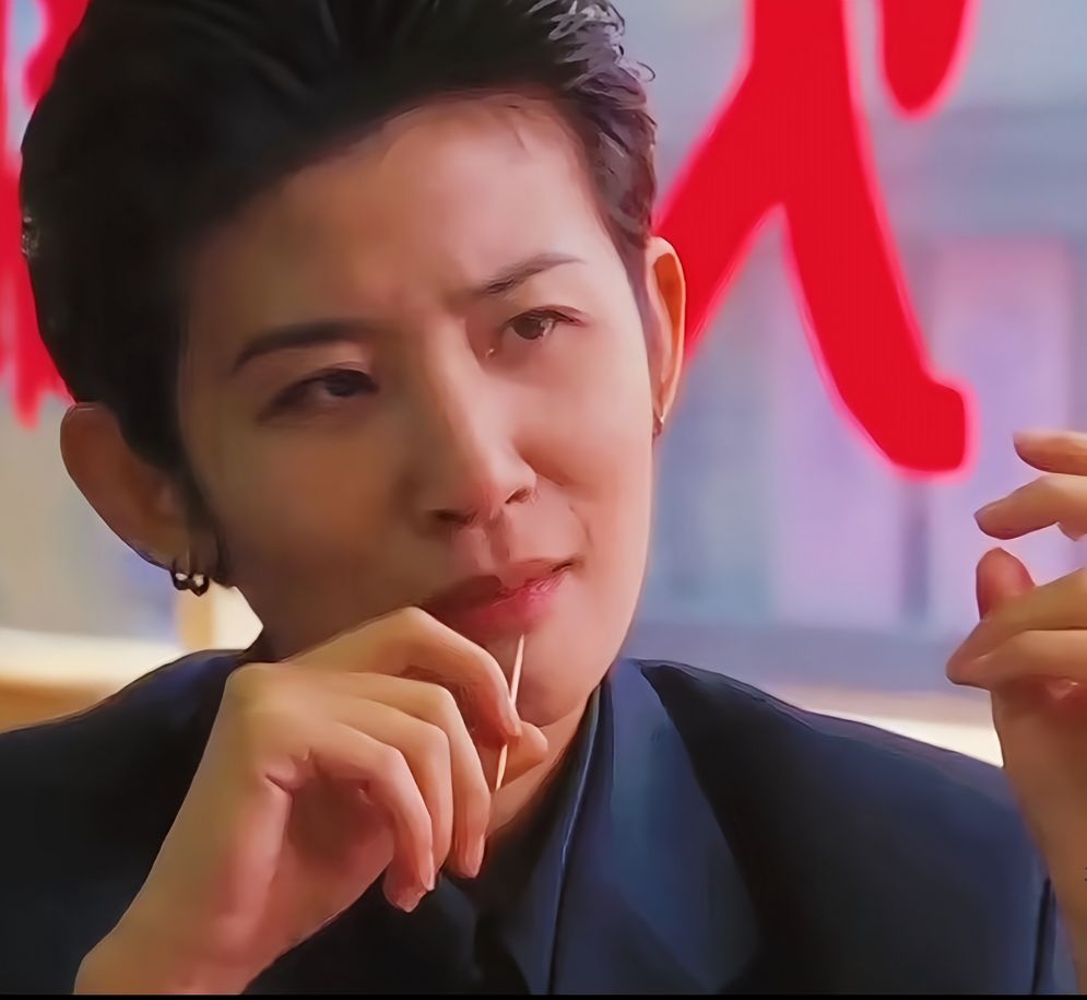 月底，爆款综艺《花儿与少年》又要开启新旅程！实力大咖吴君如、人气小生龚俊，还有凭