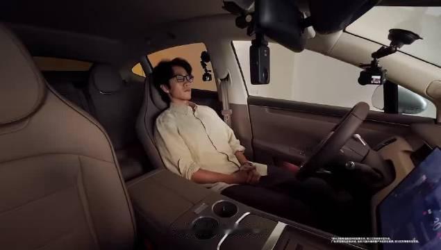 #突然理解了车内20分钟效应#智界R7将舒缓的颂钵技术融入车载场景，颂钵小憩模式搭配零重力座椅，不管
