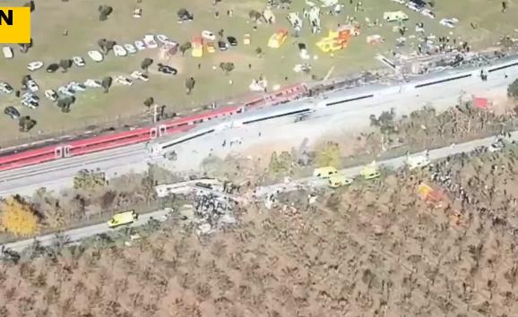 西班牙又发生严重铁路事故。
当地时间10月28日，托莱多省发生两列高速列车相撞事