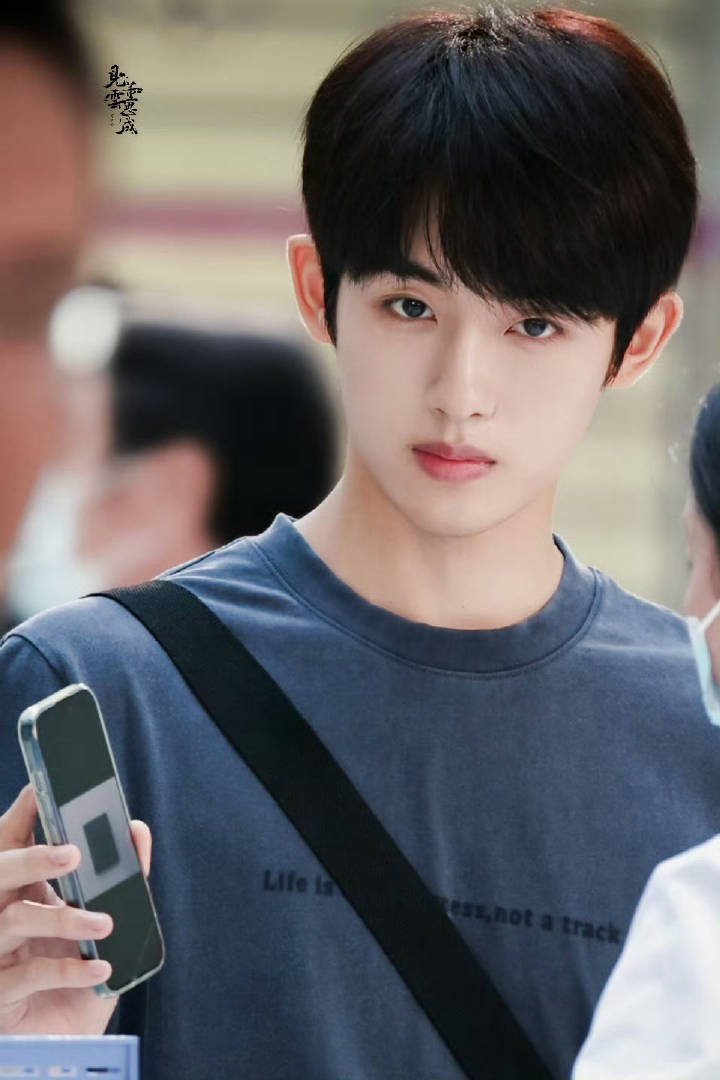 董思成《今天是太阳雨》近期拍摄路透，砚周学长我也想接你下课 