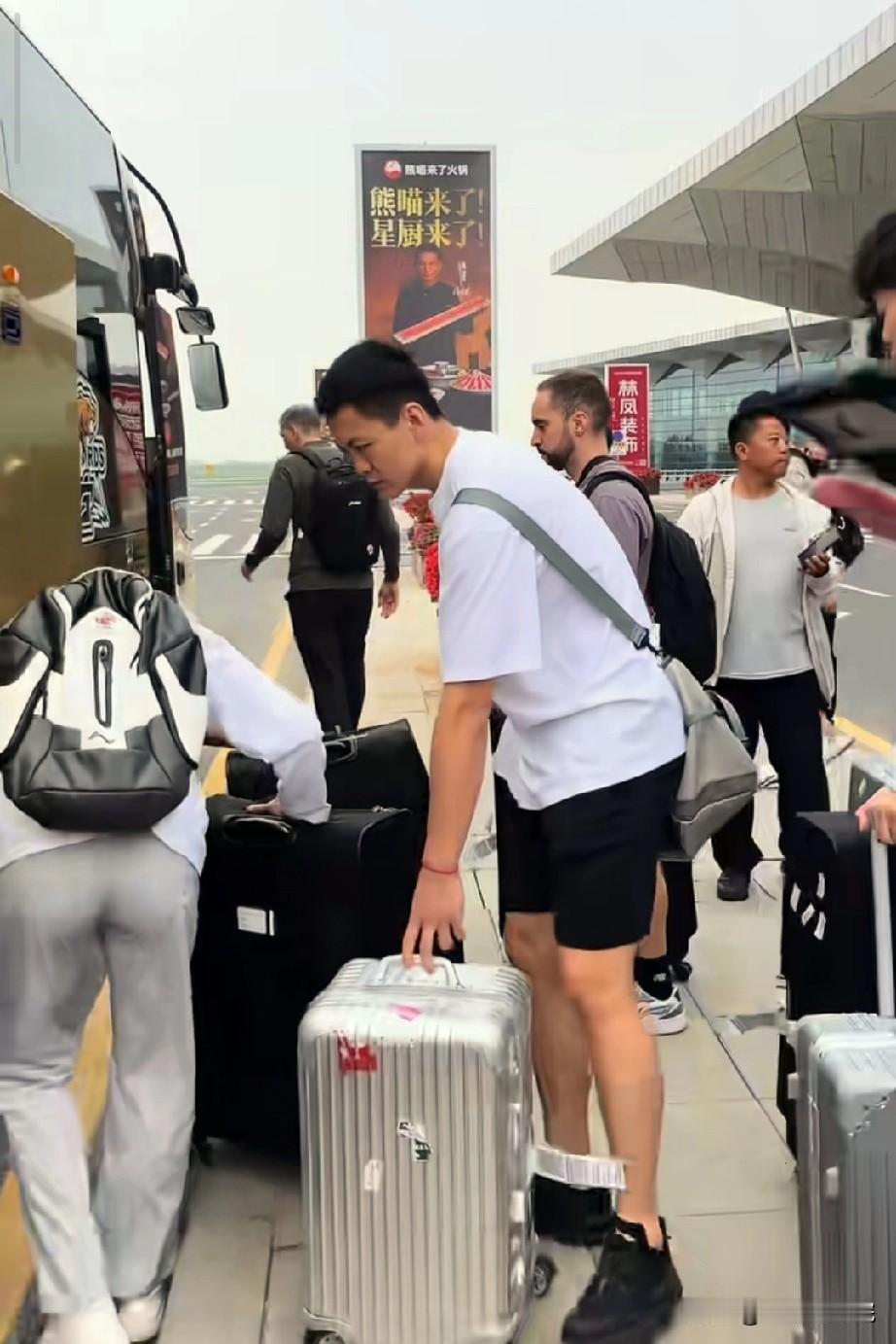 辽宁男篮从青岛体测归来，接下来准备季前赛了！

辽宁男篮全体成员目前已经完成体测