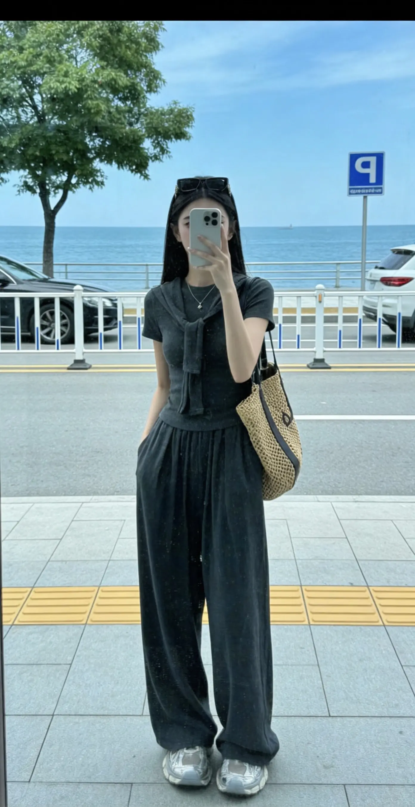 “克制可以规避％ 90的后悔。低调可以躲过％90暗箭。"人到中年，哪有...