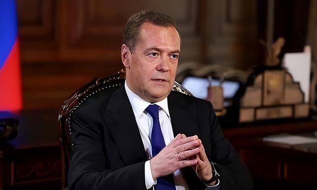 因格陵兰岛的问题，特朗普与欧洲国家闹的很不愉快，梅德韦杰夫也来凑热闹了。据Rup