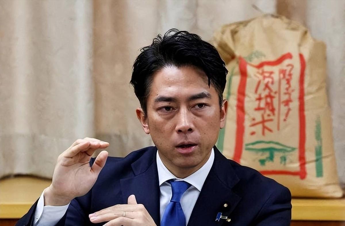 当着20多国面，小泉要求联合抗华，转头发现，美国对中方连让两步
正在访美行程中的