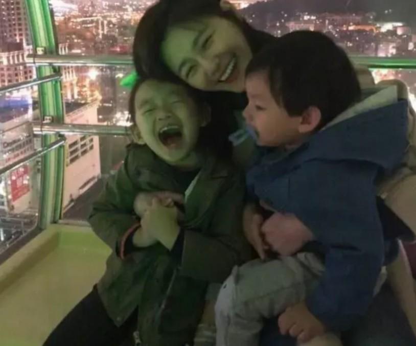 看大S最后三年的照片，真的很难让人相信。她幸福大S做事太绝，不给自己和对方留退路