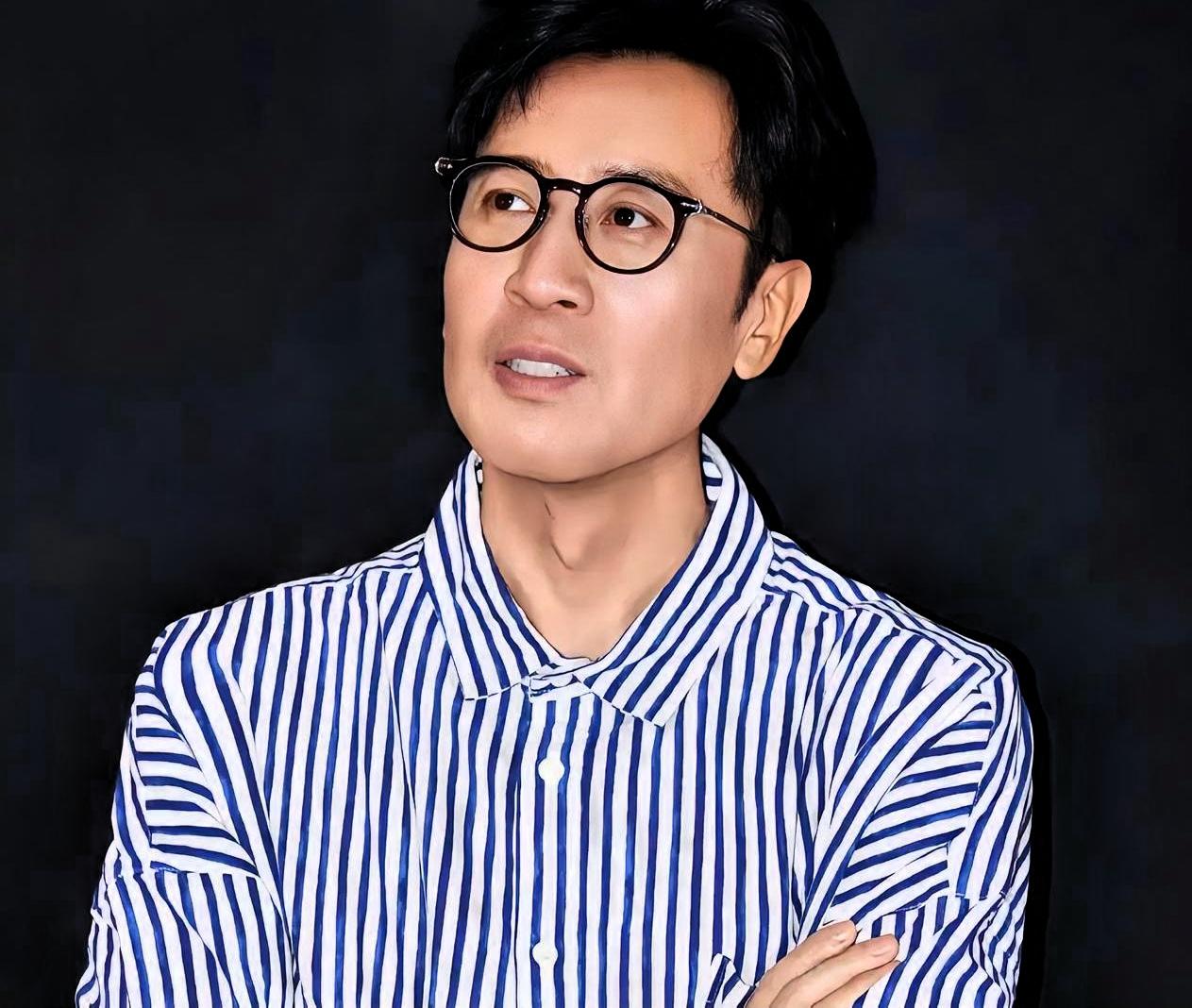 演了三十年戏，把白玉兰、飞天、金鹰全拿遍的于和伟，昨晚才拿到人生第一个电影影帝。