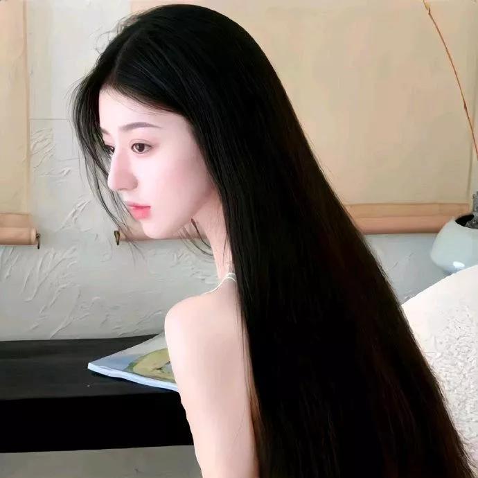 长发飘飘，恬静如画，岁月静好温婉长发少女 温柔长发少女 气质长发女孩 美少女感长