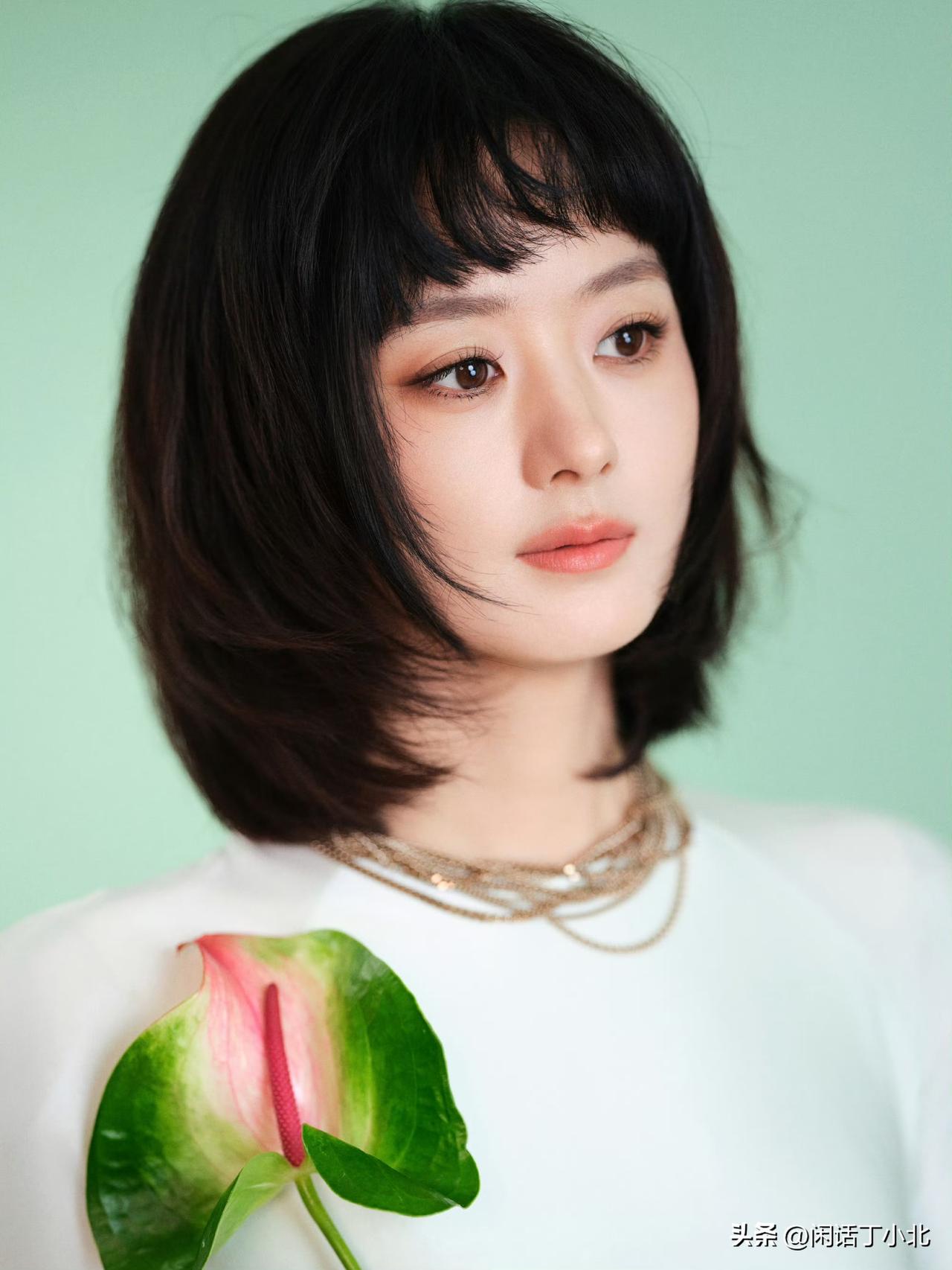 内娱资讯，3月18日晚，馥绿德雅品牌全球代言人赵丽颖以一袭Victoria Be