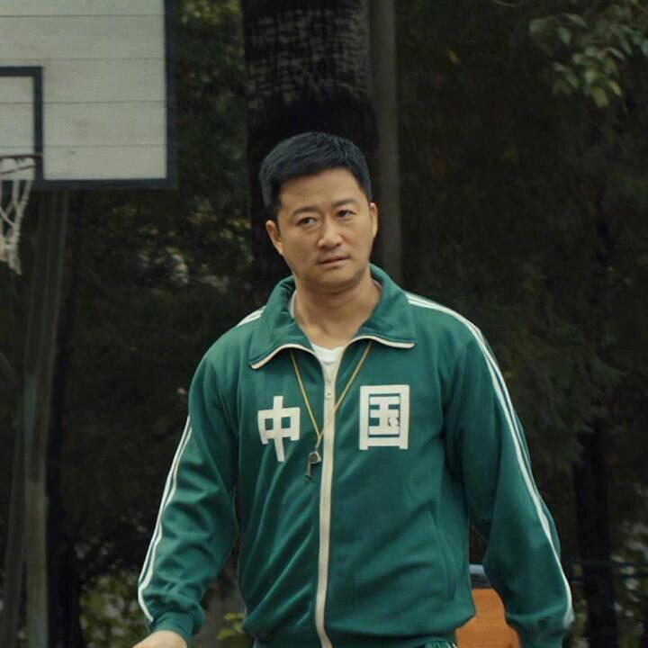 鱿鱼游戏吴京 想看什么自己剪！！吴京的这两套衣服真的堪称表情包界和二创界的灵感源