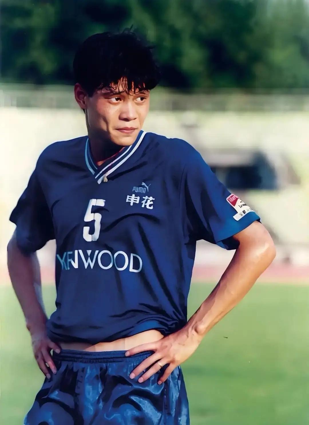 纵观国内足坛的积累，范志毅是唯一一个享有“大将军”称号的球员，不仅是中国人，连老