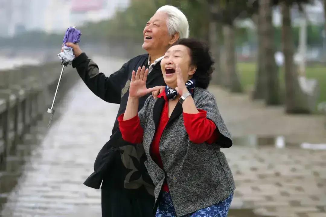 彭玉算是高寿老人了！

彭玉生前不受病痛折磨，笑对人生，笑脸相迎，笑口常开，她生