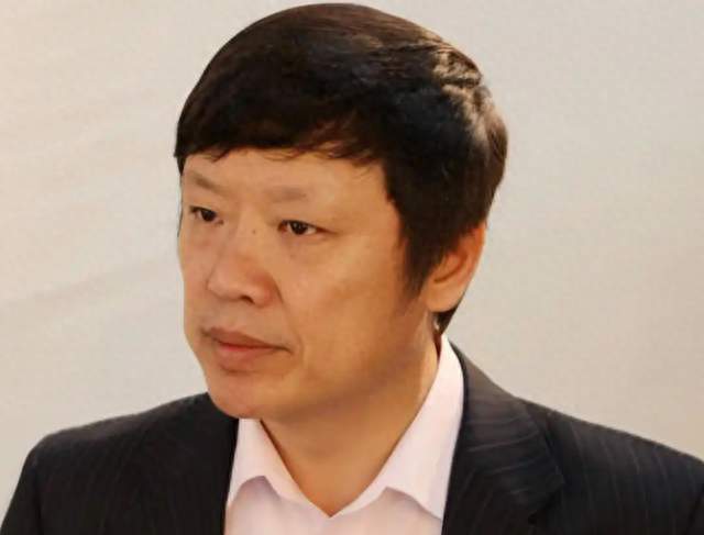 被胡锡进笑死了，国庆有感用的是AI？他8月才骂过AI啊？